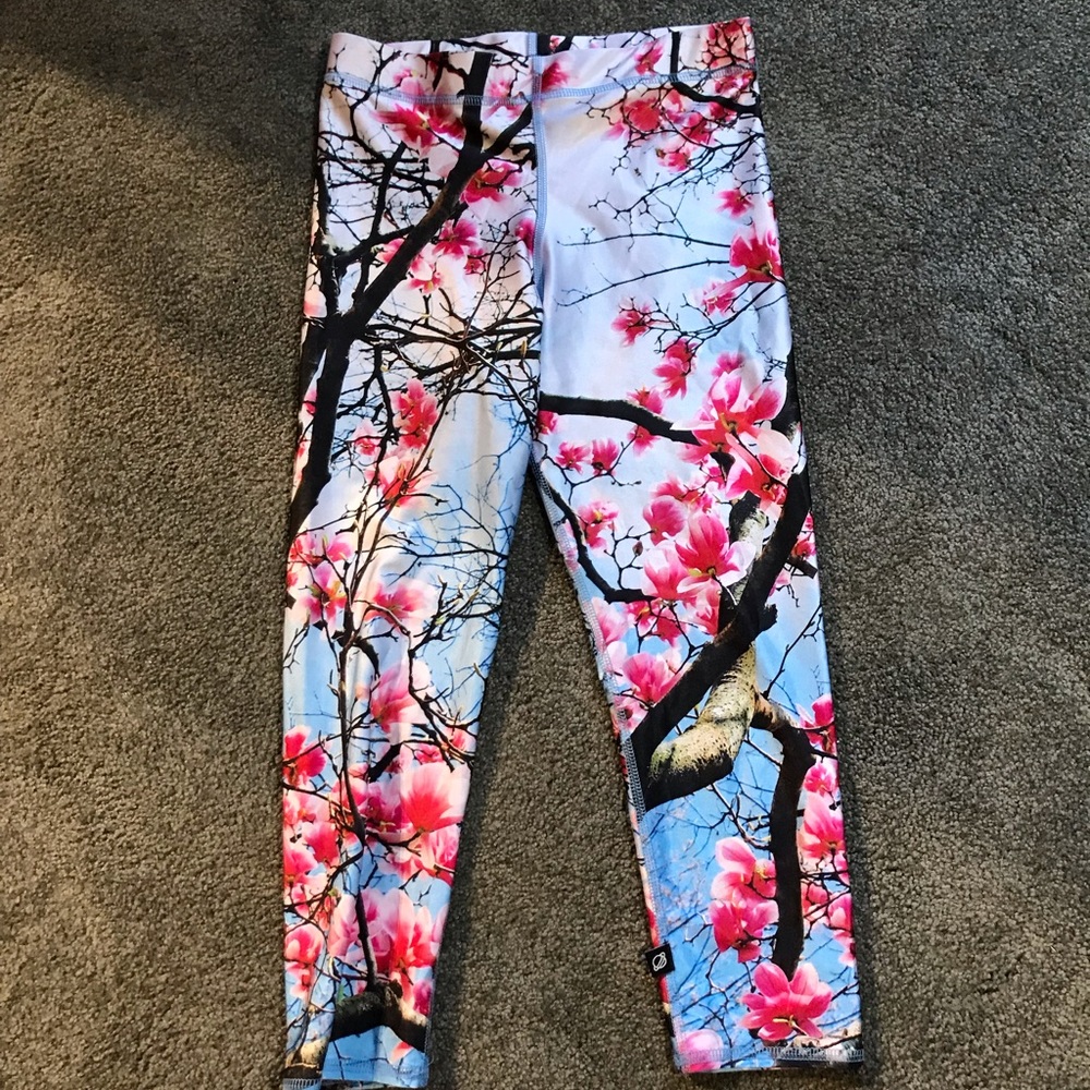 Cropped yoga pants